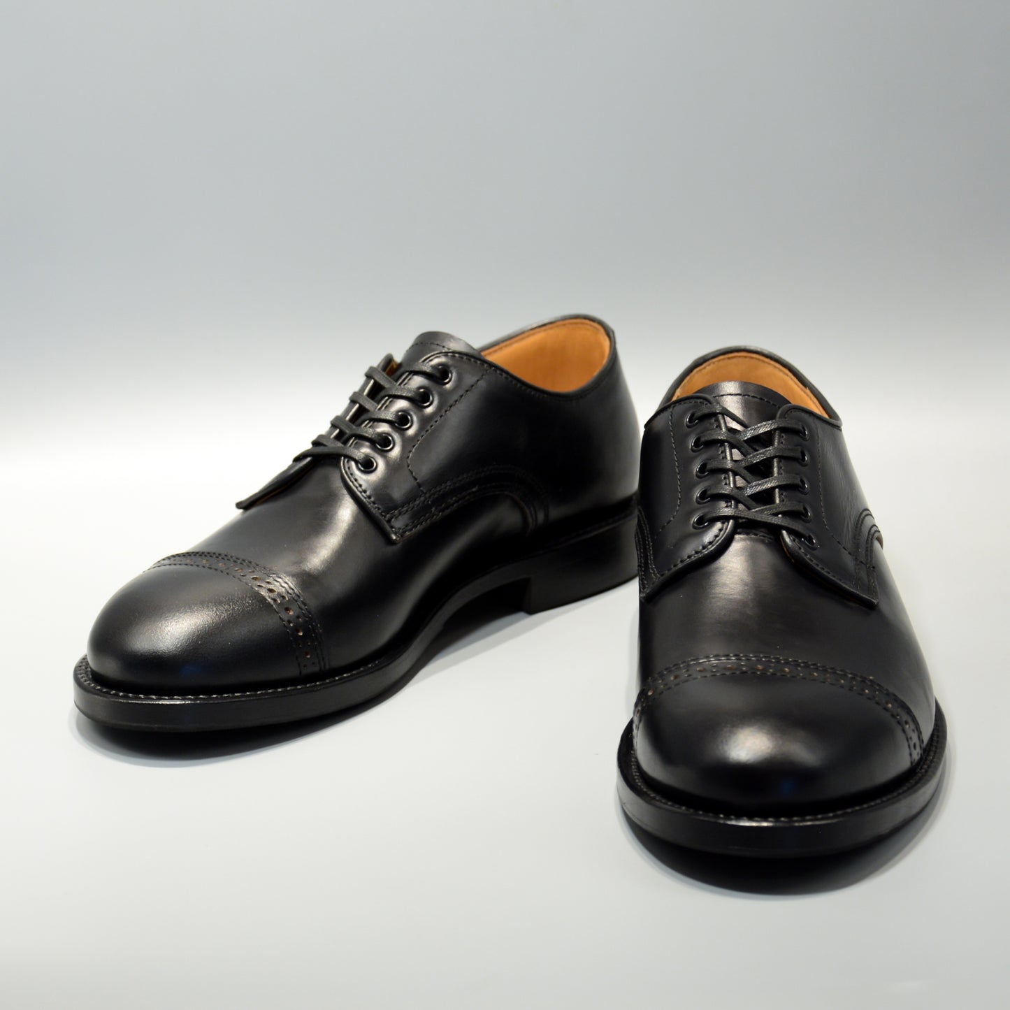 #15077 PUNCHED CAP DERBY BLACK
