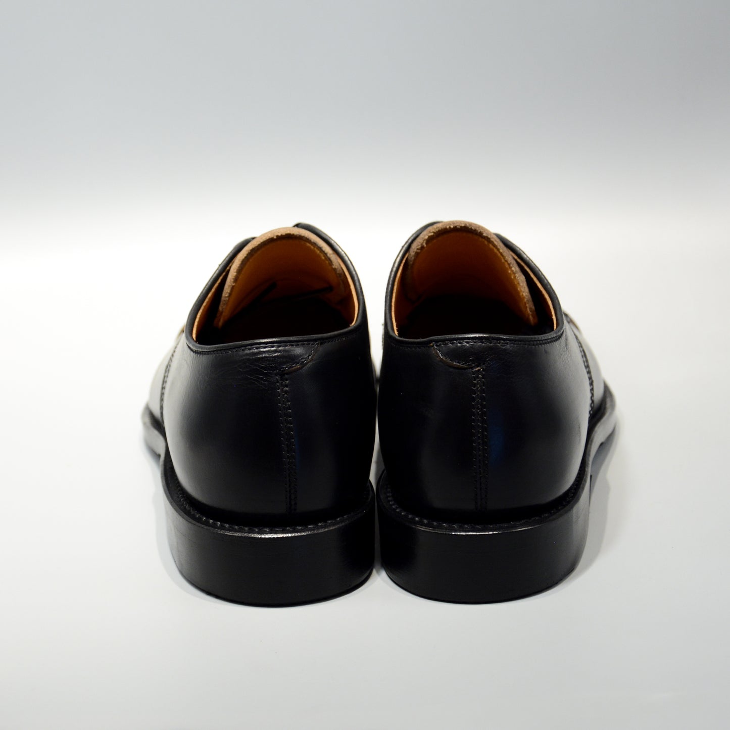 #15077 PUNCHED CAP DERBY BLACK